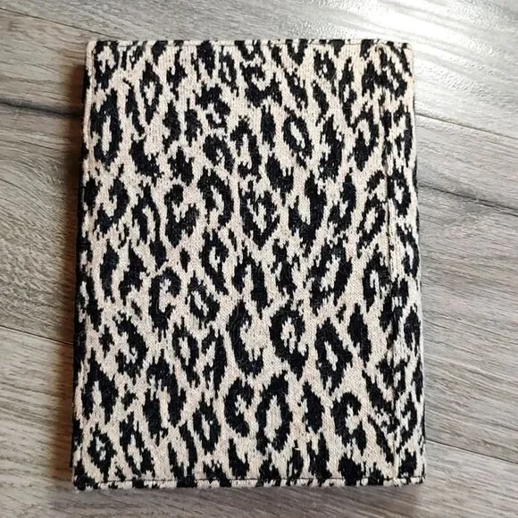 New With Tag Echo Reader Case For Kindle - Picture 6 of 9